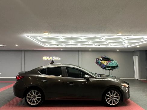 Used 2017 MAZDA MAZDA3 Grand Touring FWD image 7