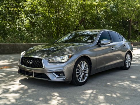Used 2018 INFINITI Q50 Luxe RWD image 5