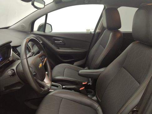 Used 2020 Chevrolet Trax LT w/ LT Convenience Package FWD image 17
