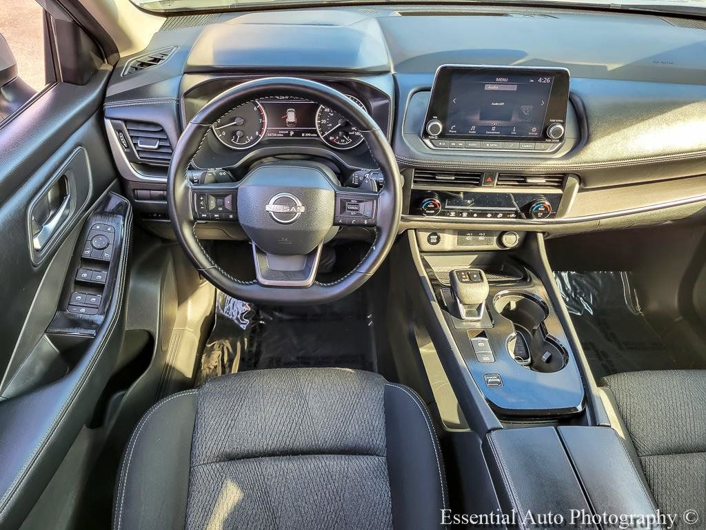 Used 2025 Nissan Rogue SV FWD image 13