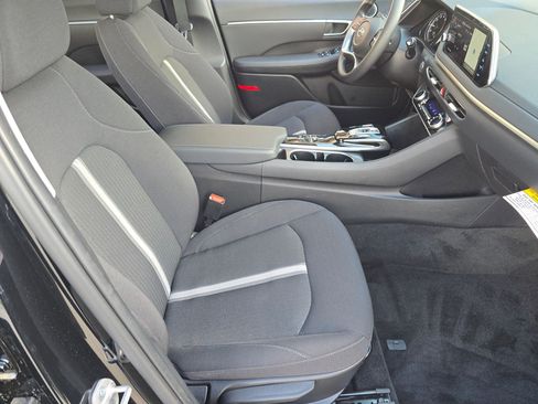 Certified 2023 Hyundai Sonata SEL w/ Preferred Accessory Package image 30