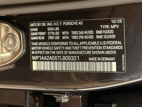 Used 2026 Porsche Macan AWD/4WD image 35