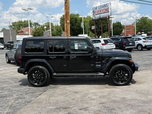 Used 2022 Jeep Wrangler Unlimited Sahara w/ Cold Weather Group AWD/4WD image 5