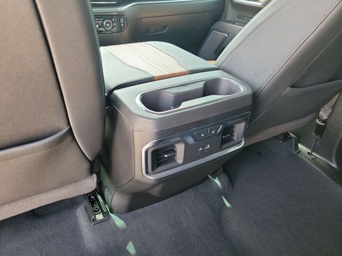 Used 2025 Chevrolet Silverado 1500 High Country AWD/4WD image 11