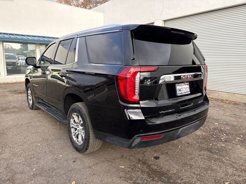 Used 2024 GMC Yukon SLE w/ Gmc Pro Safety Plus Package image 3