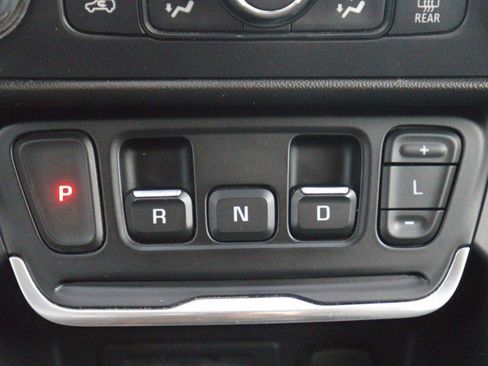 Used 2020 GMC Terrain SLT w/ Preferred Package image 25