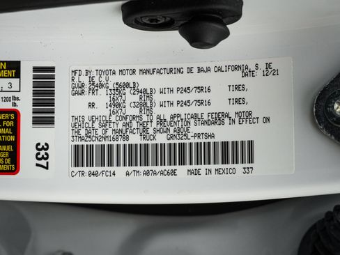 Used 2022 Toyota Tacoma SR5 w/ Technology Package RWD image 34