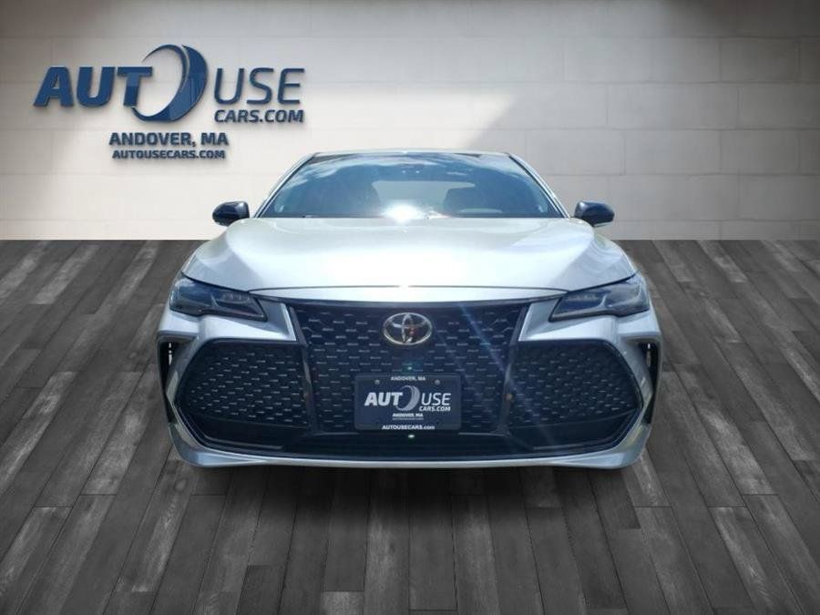 Used 2022 Toyota Avalon Touring FWD image 2