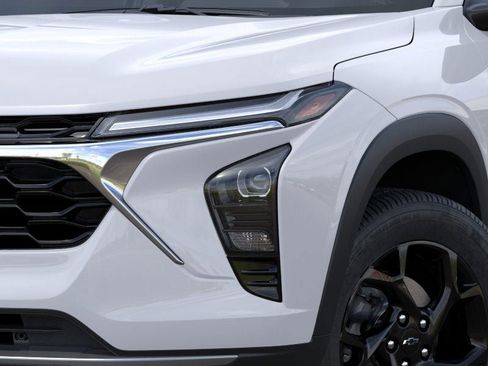 New 2026 Chevrolet Trax LT w/ Driver Confidence Package image 10