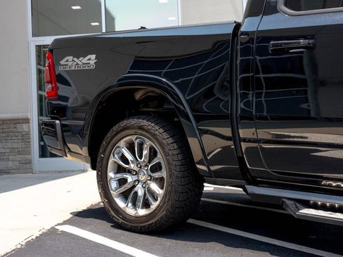 Used 2019 RAM 1500 Laramie AWD/4WD image 11