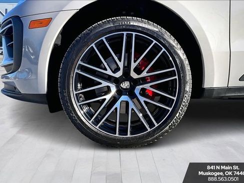 Used 2024 Porsche Macan S image 31