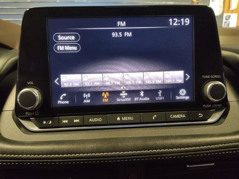 Used 2023 Nissan Rogue S image 25