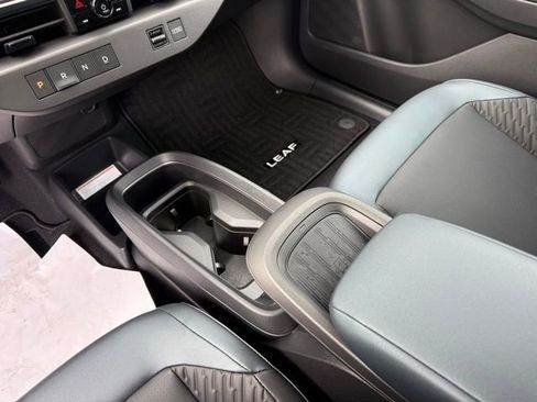 New 2026 Nissan Leaf Platinum+ w/ Floor Mat Package (Platinum+) image 20