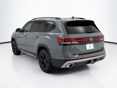 Used 2025 Volkswagen Atlas Peak Edition SE AWD/4WD image 7