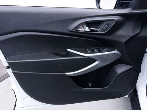 Used 2024 Chevrolet Trax RS w/ Sunroof Package image 15