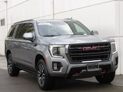 Used 2023 GMC Yukon XL AT4 w/ AT4 Premium Package image 2