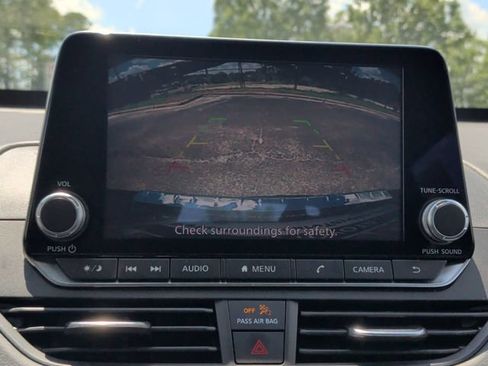 Used 2022 Nissan Altima 2.5 SR FWD image 23