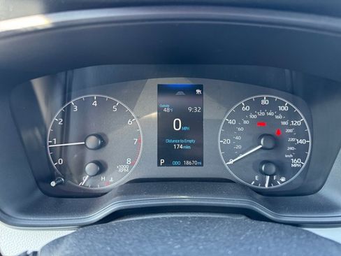 Used 2024 Toyota Corolla SE image 32