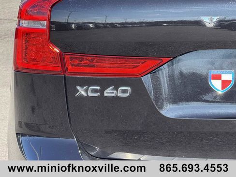Used 2024 Volvo XC60 B5 Plus image 31