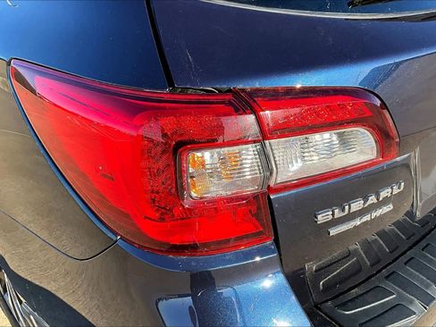 Used 2018 Subaru Outback 3.6R Touring AWD/4WD image 57