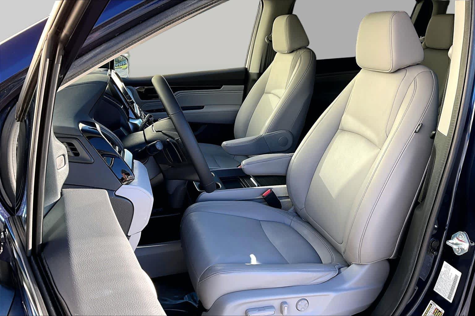 Used 2024 Honda Odyssey Touring image 8