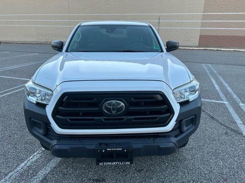 Used 2018 Toyota Tacoma SR image 2