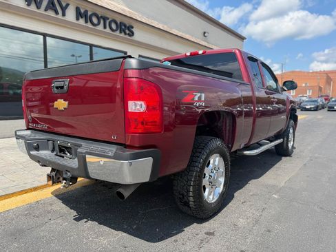 Used 2013 Chevrolet Silverado 2500 LT w/ Z71 Appearance Package AWD/4WD image 3