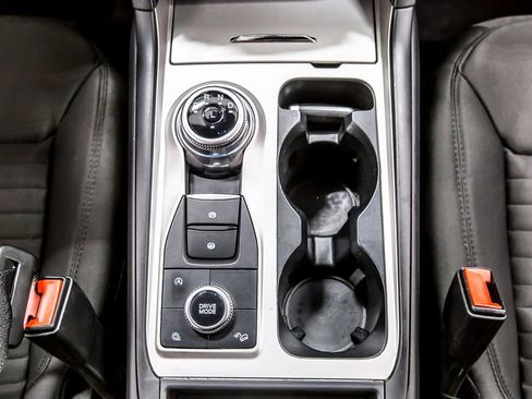 Used 2021 Ford Explorer XLT AWD/4WD image 22