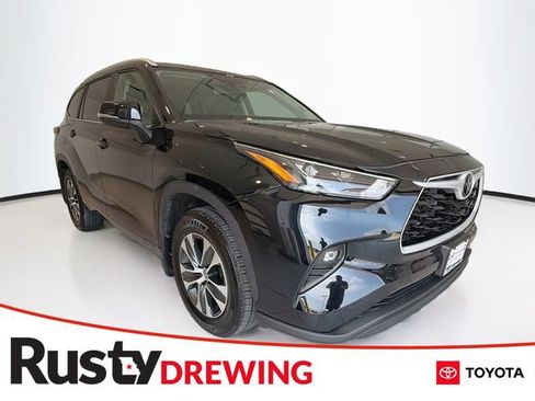 Certified 2026 Toyota Highlander XLE AWD/4WD image 1