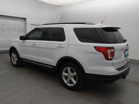 Used 2019 Ford Explorer XLT w/ Equipment Group 202A FWD image 3