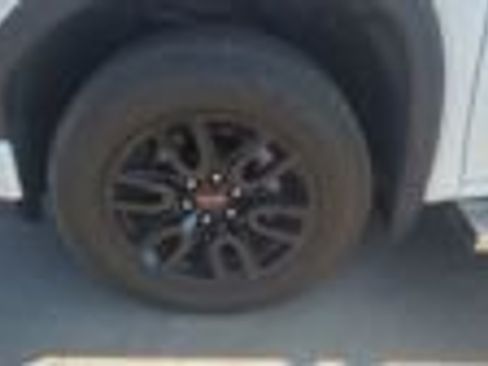 Used 2025 GMC Sierra 1500 Elevation image 3