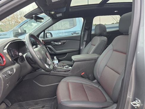 Used 2025 Chevrolet Blazer RS w/ Driver Confidence II Package image 8