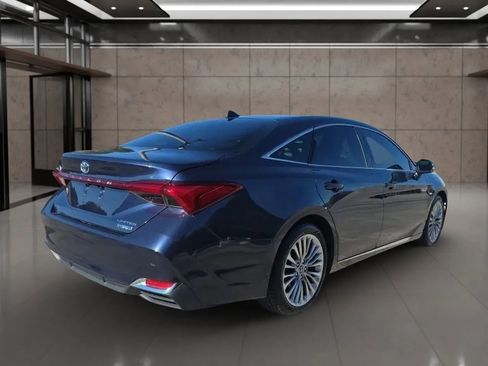 Used 2019 Toyota Avalon Limited image 6