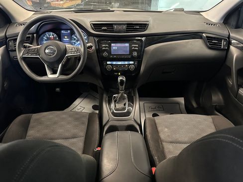 Used 2017 Nissan Rogue Sport SV AWD/4WD image 9