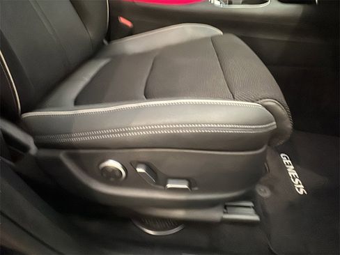Certified 2025 Genesis GV70 3.5T Sport image 18