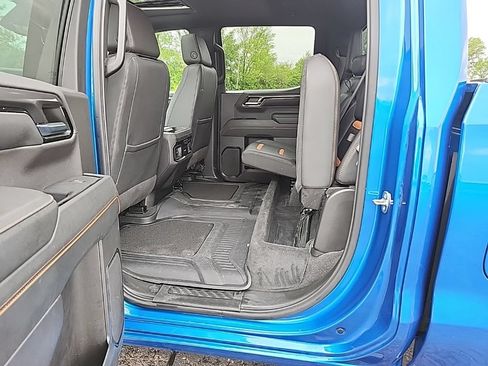 Used 2023 GMC Sierra 1500 AT4 w/ Technology Package AWD/4WD image 30