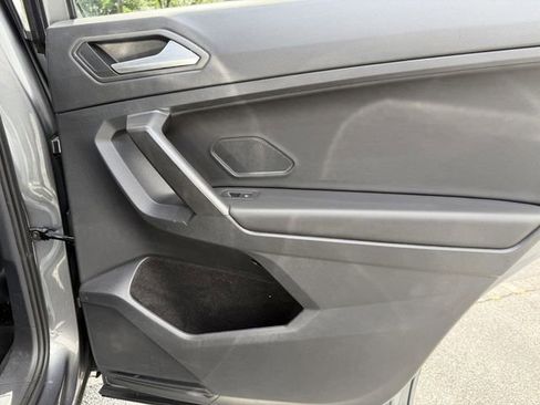 Used 2021 Volkswagen Tiguan SEL FWD image 26