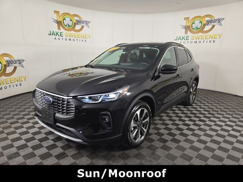 Used 2025 Ford Escape Platinum AWD/4WD image 3