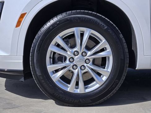 Used 2024 Cadillac XT6 Luxury w/ LPO, Floor Liner Package AWD/4WD image 11