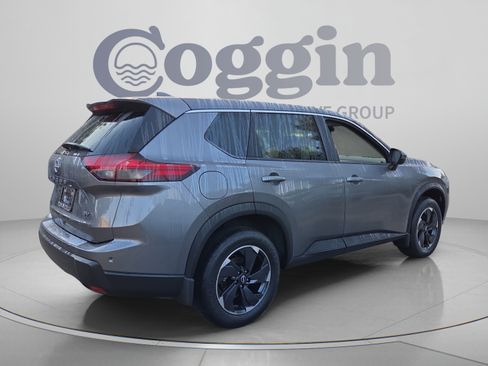 Used 2024 Nissan Rogue SV FWD image 5