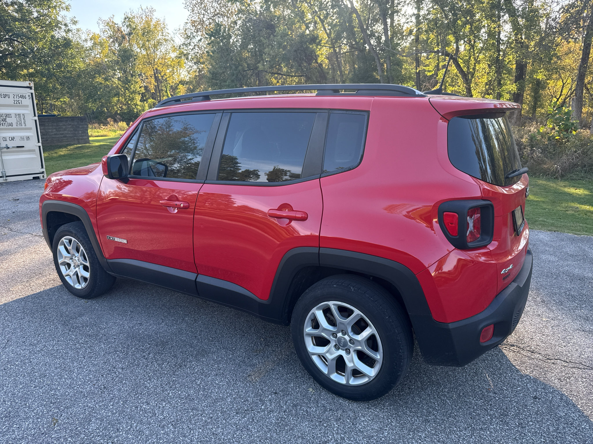 Used 2018 Jeep Renegade Latitude w/ Cold Weather Group AWD/4WD image 2