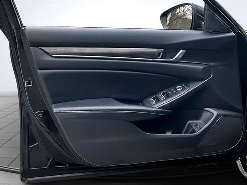 Used 2018 Honda Accord Sport image 20