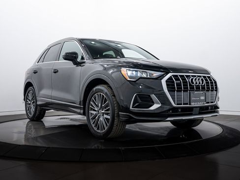 Certified 2022 Audi Q3 2.0T Premium w/ Convenience Package image 1