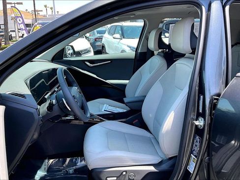 Used 2025 Kia Niro EX Touring FWD image 16