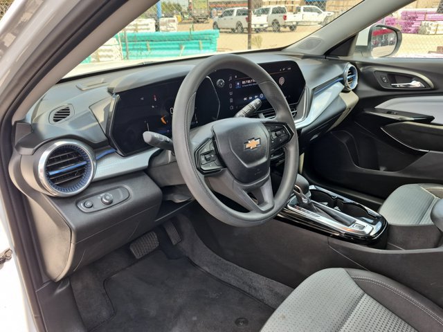Used 2026 Chevrolet Trax LT FWD image 15
