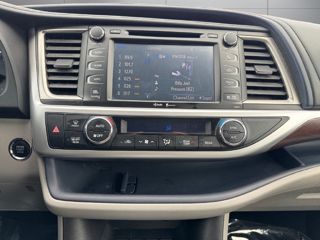 Used 2015 Toyota Highlander Limited AWD/4WD image 15