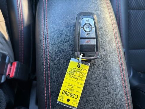 Used 2025 Ford Escape ST-Line image 34