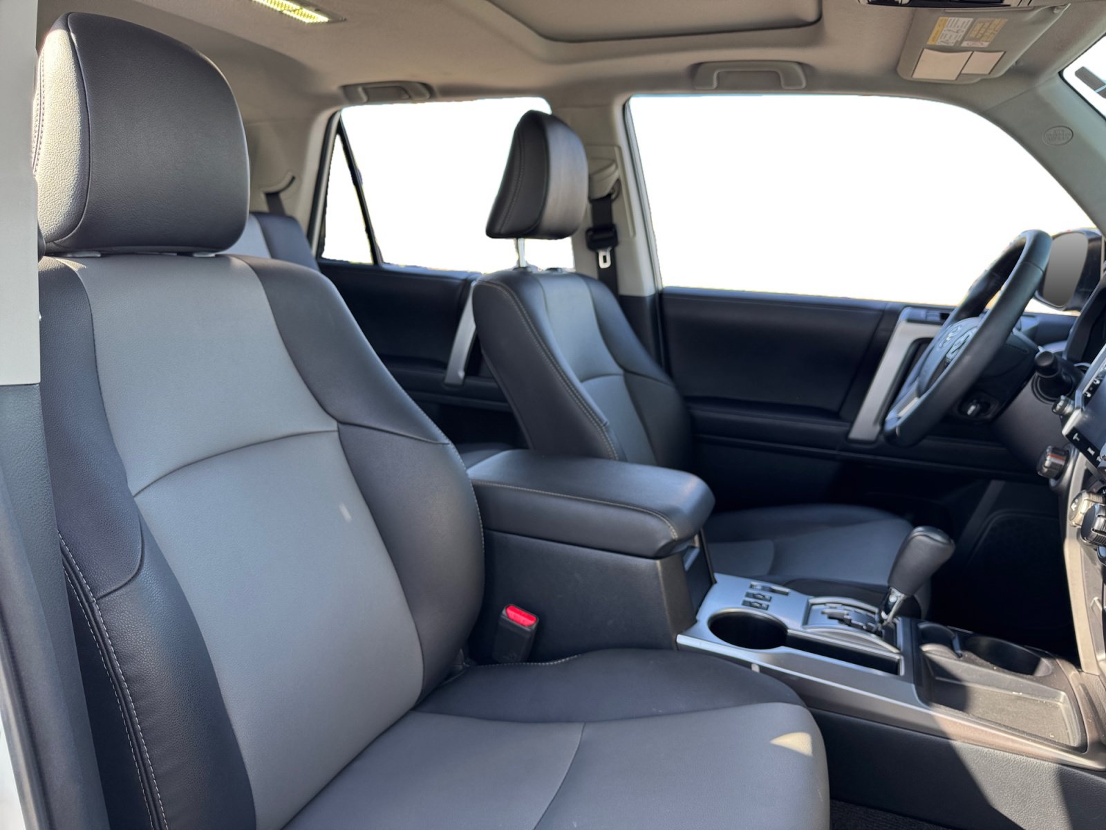 Used 2022 Toyota 4Runner SR5 Premium w/ Moonroof Package RWD image 15