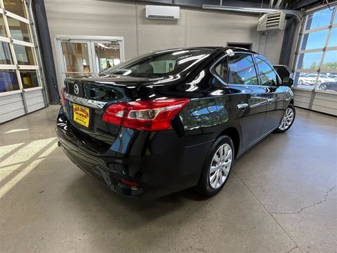 Used 2019 Nissan Sentra S FWD image 5