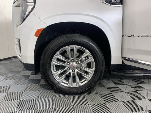 Used 2023 GMC Yukon XL SLT image 12